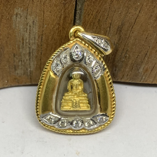 หลวงพ่อโสธร เนื้อทองคำ กรอบทอง ฝังเพชร 11 เม็ด 0.11 กะรัต เลี่ยมทอง90 นน. 3.51 g