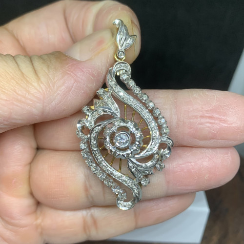 จี้ เพชรโบราณ 1 เม็ด 0.16 กะรัต ฝังเพชร 20/0.20 ct เพชรกุหลาบ 57/0.33 ct ทองK 2 สี (ทอง 31.48%) นน. 3