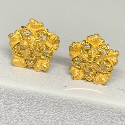 ต่างหู Gold Master ทอง24K ลายดอกไม้ พ่นทราย แป้นทอง14K นน. 4.54 g