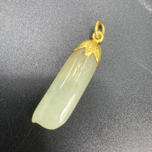 จี้ หยก พม่า ตอกลาย ใบไม้ เกาะทอง90 นน. 5.93 g