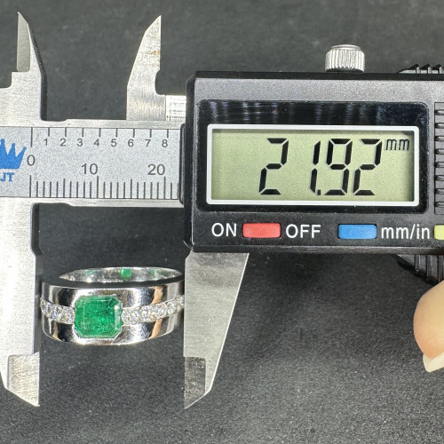 แหวน มรกต โคลัมเบีย ฝังเพชร 10 เม็ด 0.30 กะรัต ทองคำขาว18K ขนาด 58.5 นน. 8.70 g 7