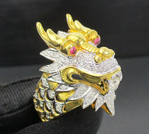 แหวน มังกรทอง ตาทับทิม ฉลุลาย ฝังเพชร 72 เม็ด 0.91 กะรัต ทอง90 งานสวยมาก นน. 12.75 g