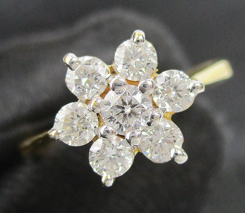 แหวน เพชรกระจุก ดอกพิกุล เพชร 7 เม็ด 0.59 กะรัต ทอง18K งานสวยมาก นน. 2.40 g