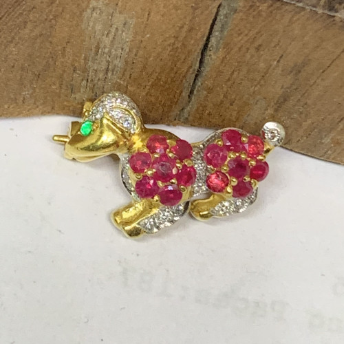 เข็มกลัด สุนัข ตามรกต ตัวทับทิม ฝังเพชร 31 เม็ด 0.20 กะรัต ทอง90 นน. 4.23 g