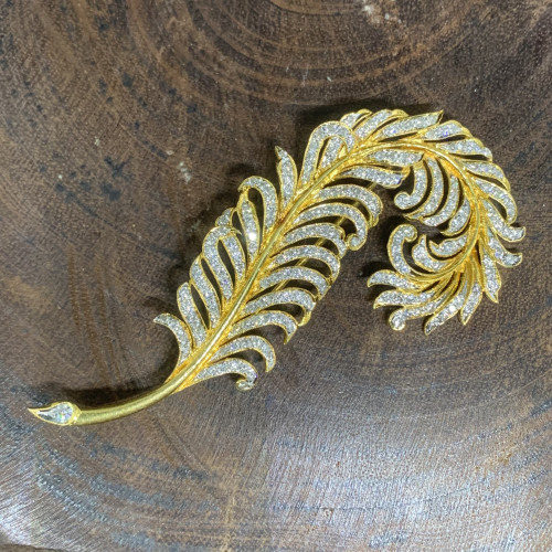 เข็มกลัด ขนนก ฝังเพชร 201 เม็ด 2.20 กะรัต ทอง18K นน. 13.38 g