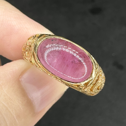 แหวน ทับทิม พม่า หลังเบี้ย ฉลุลายกนก รอบวง ทอง90 งานสวยมาก นน. 7.16 g