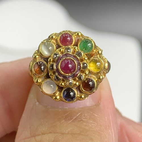 แหวน นพเก้า ทรงฉัตร ฝังเพชรซีก ทอง90 ขนาด 52 นน. 7.09 g