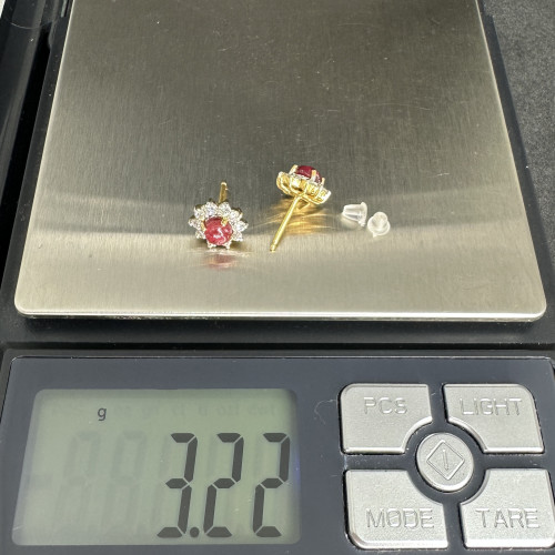 ต่างหู ทับทิม พม่า ฝังเพชร 20 เม็ด 0.60 กะรัต ทอง18K แป้นยาง นน. 3.17 g 9