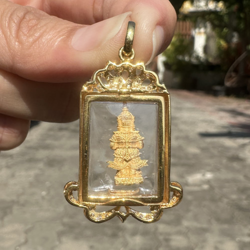 ท้าวเวสสุวรรณ เนื้อทองคำ กรอบทอง75% ฝังเพชร 49 เม็ด 0.44 กะรัต นน. 9.52 g 1