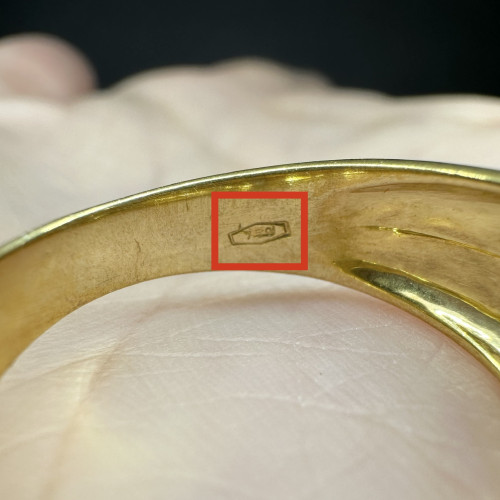 แหวน ไพลิน เจียร ฝังเพชรแถว 13 เม็ด 0.27 กะรัต ทอง18K งานเก่า หลุดจำนำ สวยมาก นน. 8.18 g 5