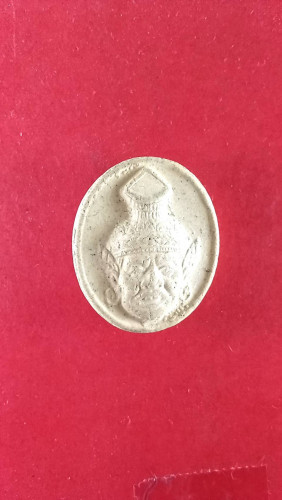 ฤาษีนารอทรูปไข่ผงพุทธคุณผสมว่านเสน่ห์จันทร์ขาวหลังพระพิฆเนศปี39 สวยมาก 