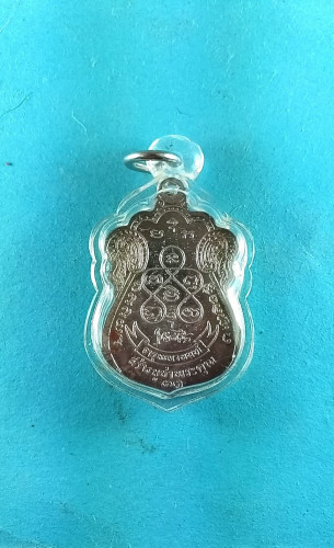 เหรียญเสมาเงินลงยาเต็มองค์ปี33 1