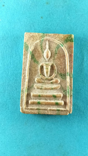 สมเด็จสายรุ้งสามชั้นหลังยันต์นูนเนี้อพระบางสีไม่สวยรีบนำไปเสกที่วัดเทพฯทันเจ้าคุณนรปึ13 