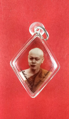 ล็อกเก็ตข้าวหลามตัดสึแดงหลังยันต์ครูสวยมาก