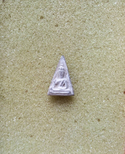 พระนางพญาสีเทาผสมผงสวยมาก