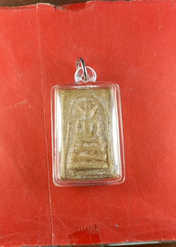 สมเด็จอกครุฑกรุจอมพล(เจดีย์เล็ก ) ว้ดบางขุนพรหม( วัดใหม่อมตรส กทม.)เปิดกรุปี2500เห็นตรายางลางๆสวยมาก