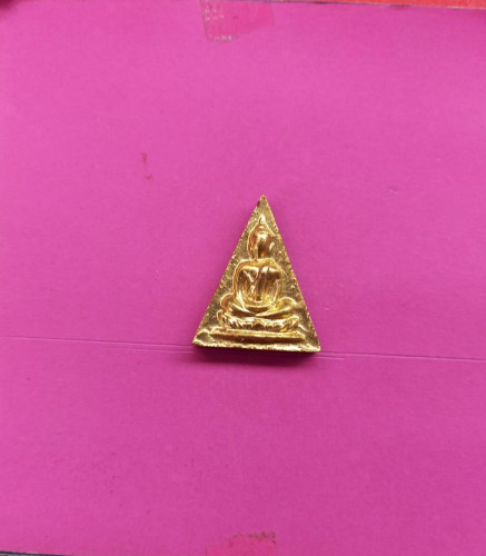 พระนางพญาเสน่ห์จันทร์แดงปิดทองปี19สวยมาก