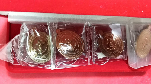 เหรียญชุดลงยา4เหรียญรุ่นมหาลาภกรรมการสวยมาก 3,500. 1