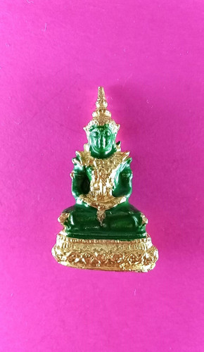 รูปหล่อพระแก้วมรกตลพ.อุตตะมะร่วมเสกปี19รุ่นยกช่อฟ้าพระอุโบสถ 