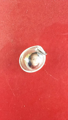 ลูกอมพร้อมรูปถ่ายเลี่ยมเดิม