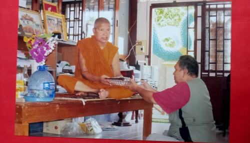 ร.ต.ท.เจริญฯไปกราบลพ.พรหม  วัดบ้านสวน จ.พัทลุง