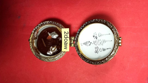  สีผึ้งจันทร์เพ็ญ+ตะกรุด+ปลาตะเพียน+จีวรลป.ดู่ฯมีจาร 