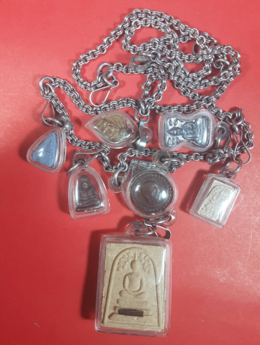 พระชุดที่3ที่2ดาวห้อยคอราคาเบาๆพุทธคุณครอบจักรวาลเช่น พระสูตรจิ๋ว รูปหล่อจิ๋วลพ.เงิน รุ่นปืนแตก ปรกโ