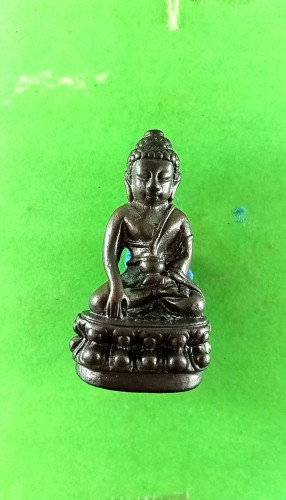 พระกริ่งอุ้มบาตรหลังตอกท.ทหารปี48 