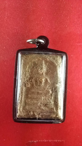 สมเด็จพิมพ์เจดีย์บรรจุกรุหลังตรายางเลี่ยมเดิมกรรมการ