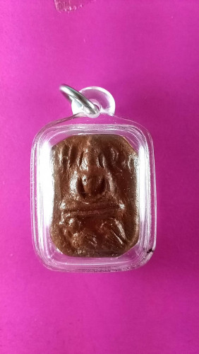 พระทรงไก่หางพวงอุดผงอิทธิเจของลพ.ปานฯ