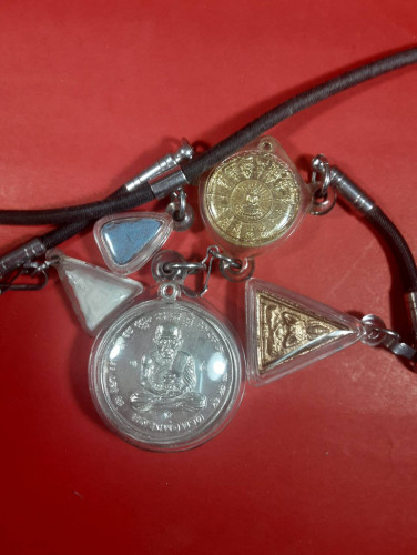 พระชุดที่2ที่2ดาวห้อยคอมาตลอดราคาเบาๆพุทธคุณเยี่บมเช่นเหรียญจิ๊กโก๋ใหญ่ลป.ทวดหลังยันต์ใบพัด พระสูตรจ