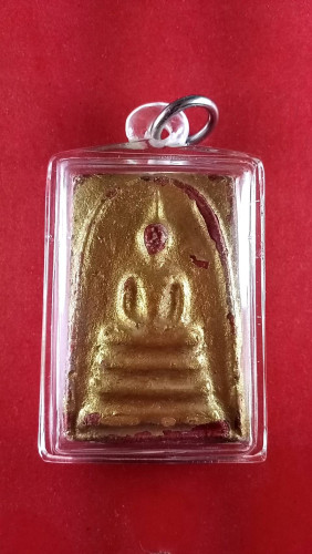 สมเด็จสามชั้นทาชาดปิดทองเดิมเนื้อจัดดูง่ายแบบทาชาดปิดทองหายากสุดๆพุทธคุณเยี่ยมหัอยเดี่ยวสบายครับ 