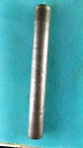 ตะกรุดคงกระพันยาว3นิ้วรุ่นจันทร์เพ็ญปี48มีจารนอก