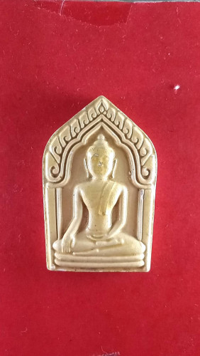  พระขุนแผนผงพุทธคุณผงว่านเสน่ห์จันทร์ขาวเคลือบปี45สวยมาก 