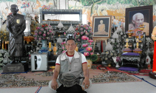 ร.ต.ท.เจริญฯไปกราบร่างที่ไม่เน่าของลพ.ม่วง วัดยางงาม จ.ราชบุรี