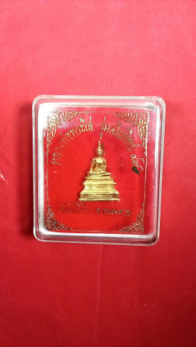 รูปหล่อเนื้อทองทิพย์ลพ.พระใสรุ่นสะไบทิพย์ 