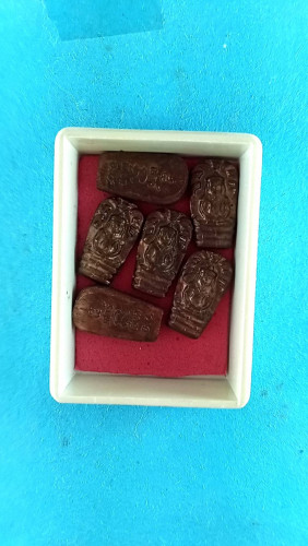 พระปรกมะขามรุ่นเสาร์ห้า องค์ละ300.