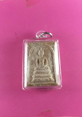 สมเด็จพิมพ์ใหญมีคราบกรุด้านหลังมีจารรูปพระพุทธ 