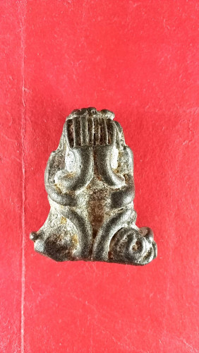 พระปิดตามหาอุตเนื้อชินเก่าจนไขขึ้น