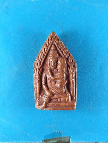 พระขุนแผนอุ้มนางหลังกุมารทองอุ้มทรัพย์