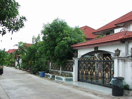 (บ้านเช่าไปแล้ว) บ้านเช่ารามอินทรา / บ้านเดี่ยวให้เช่า 75 ตรว. ฝั่งตรงข้าม ห้างแฟชั่นไอร์แลนด์ ใกล้ถ 1