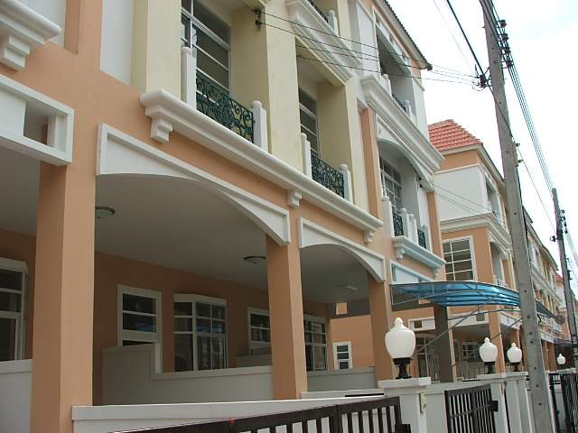 (ให้เช่าแล้ว) บ้านเช่าสุขุมวิท77 / TownHome ให้เช่าถูก บ้านสวยใหม่เอี่ยม หลังบ้านติดทะเลสาป อ่อนนุช8 6