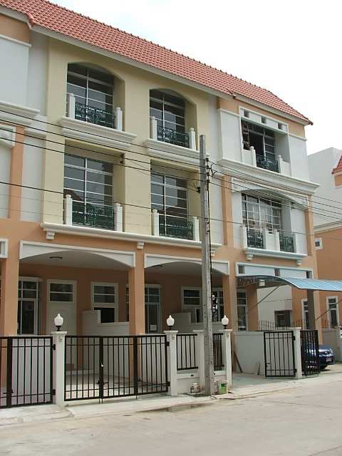 (ให้เช่าแล้ว) บ้านเช่าสุขุมวิท77 / TownHome ให้เช่าถูก บ้านสวยใหม่เอี่ยม หลังบ้านติดทะเลสาป อ่อนนุช8 1