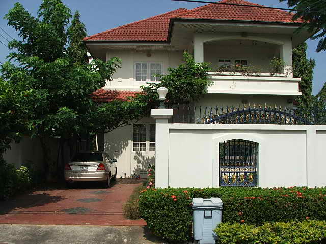 (ให้เช่าแล้ว) บ้านเช่ารามอินทรา / House For Rent บ้านเดี่ยวสวย 200 ตรว.พร้อมอยู่ เฟอร์ครบ สนามหญ้ากว 1