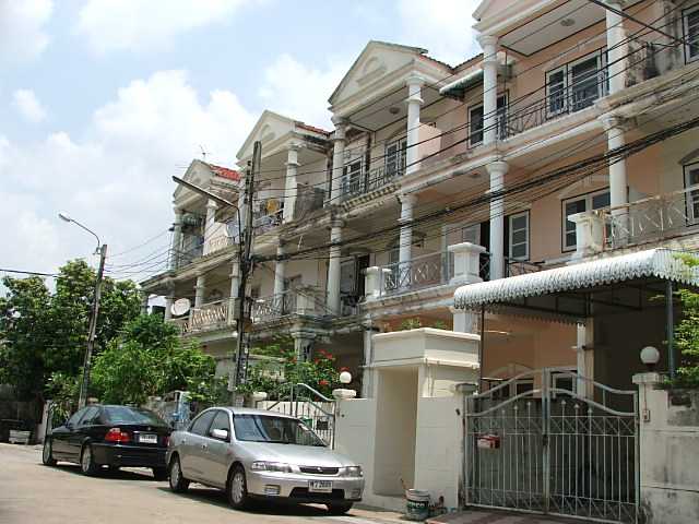 (ให้เช่าแล้ว) ทาวน์โฮมนวมินทร์ ให้เช่า / ทาวน์โฮม 3 ชั้น ทำเลดีดี ถนนนวมินทร์111ใกล้ตลาดนวลจันทน์