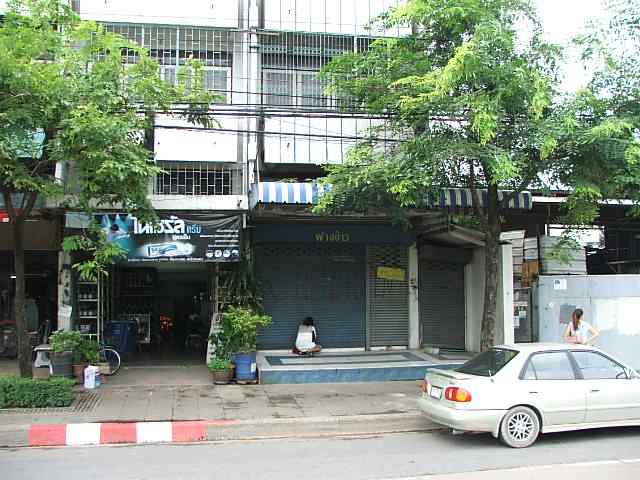 (ให้เช่าแล้ว) ตึกแถวให้เช่า ริมถนนเสรีไทย ตรงข้ามสำนักงานเขตบึงกุ่ม พร้อมแอร์ ถูกมาก 10,000 บาท 3