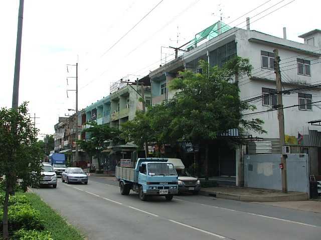 (ให้เช่าแล้ว) ตึกแถวให้เช่า ริมถนนเสรีไทย ตรงข้ามสำนักงานเขตบึงกุ่ม พร้อมแอร์ ถูกมาก 10,000 บาท 6