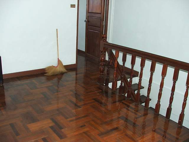 (มีผู้เช่าแล้ว) บ้านเช่าใกล้รถไฟใต้ดิน / HOME OFFICE เช่าถูก ใกล้MRT 100เมตร สี่แยกรัชดา-สุทธิสาร 4