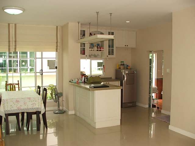 (ให้เช่าแล้ว) บ้านเช่ารังสิต / บ้านสวย ให้เช่า เฟอร์ครบ ม.มัณฑนา คลอง2  โครงการLandHou 9