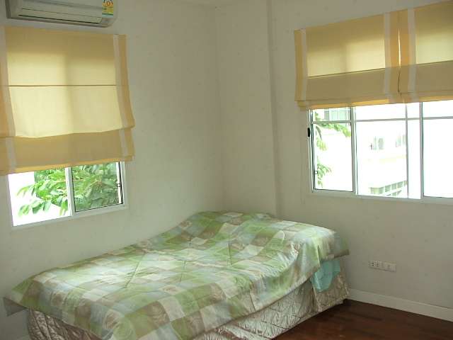 (ให้เช่าแล้ว) บ้านเช่ารังสิต / บ้านสวย ให้เช่า เฟอร์ครบ ม.มัณฑนา คลอง2  โครงการLandHou 13